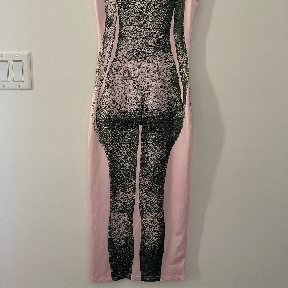 Dress - Picture 6 of 6